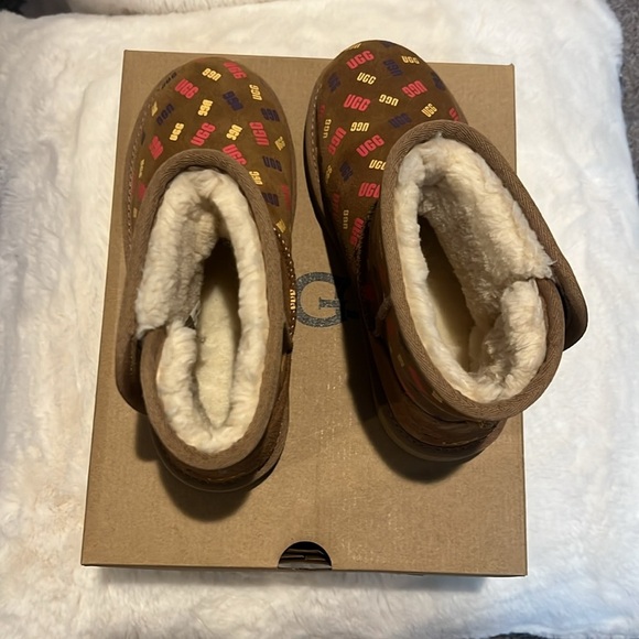 UGG JONA CONFETTI LOGO MINI BOOTS -CHESTNUT SUEDE -UGGPURE LINED -BIG KIDS US 5 - Picture 5 of 5
